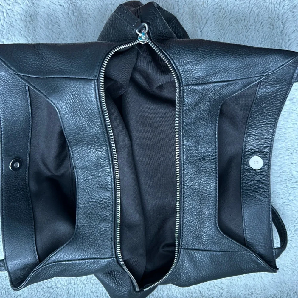 Vince Camuto leather purse - Picture 4 of 6